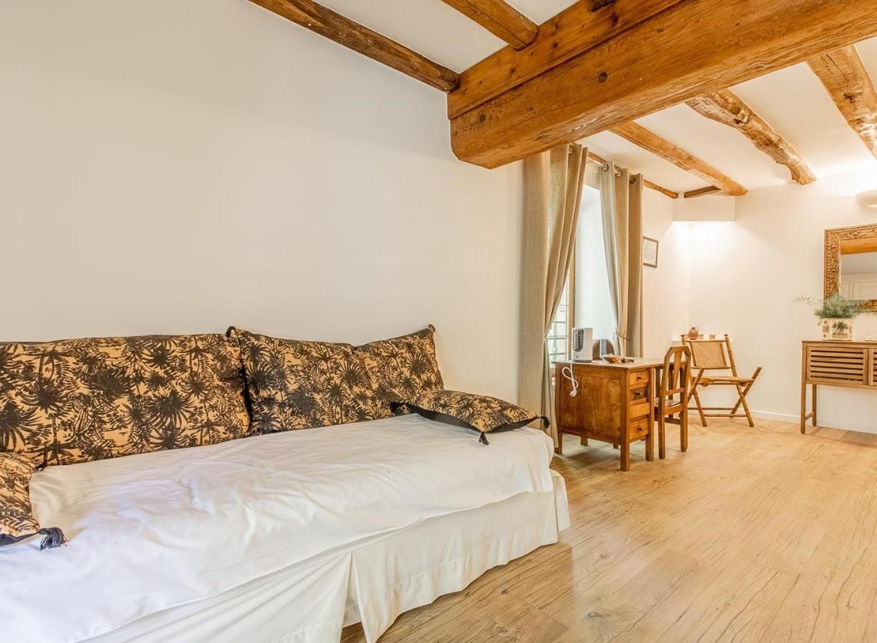 Bed and Breakfast Le Domaine De Moroges Екстер'єр фото